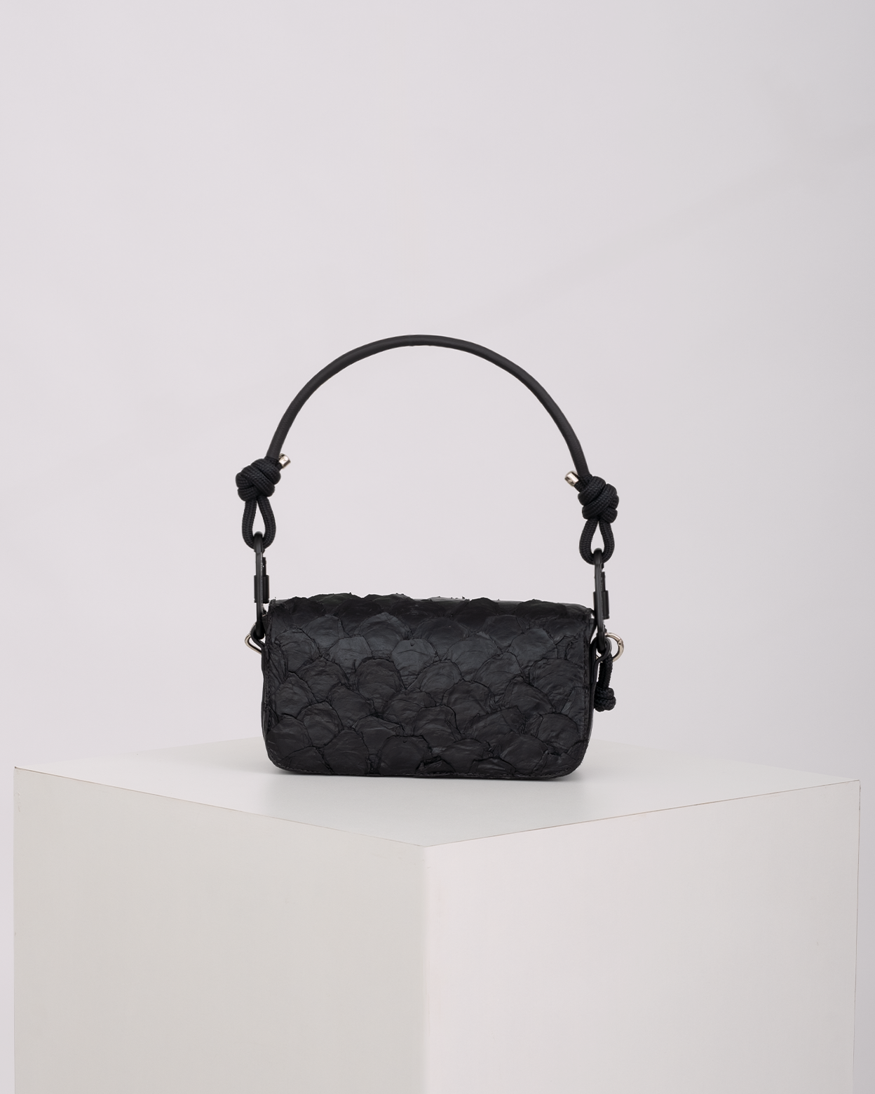 ARAPAIMA SHOULDER BAG - PRETO